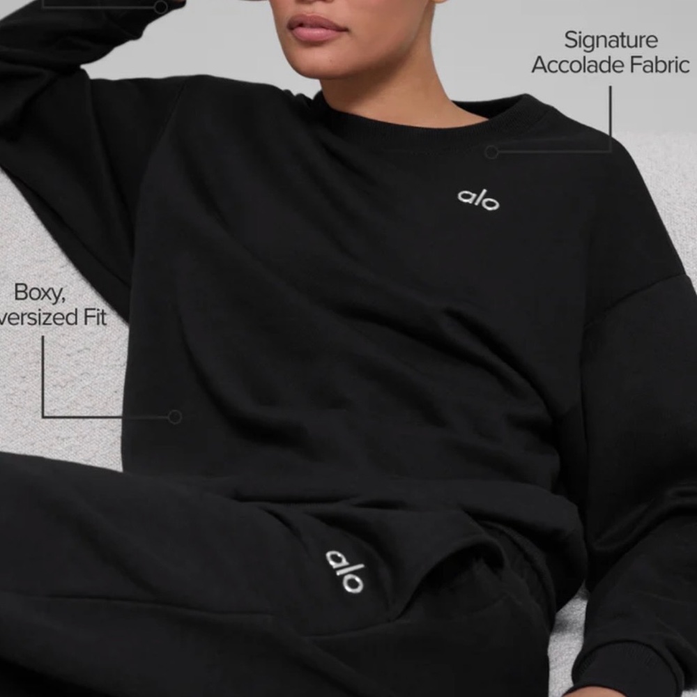 ALO Yoga Women's Black Oversized Sweatshirt
